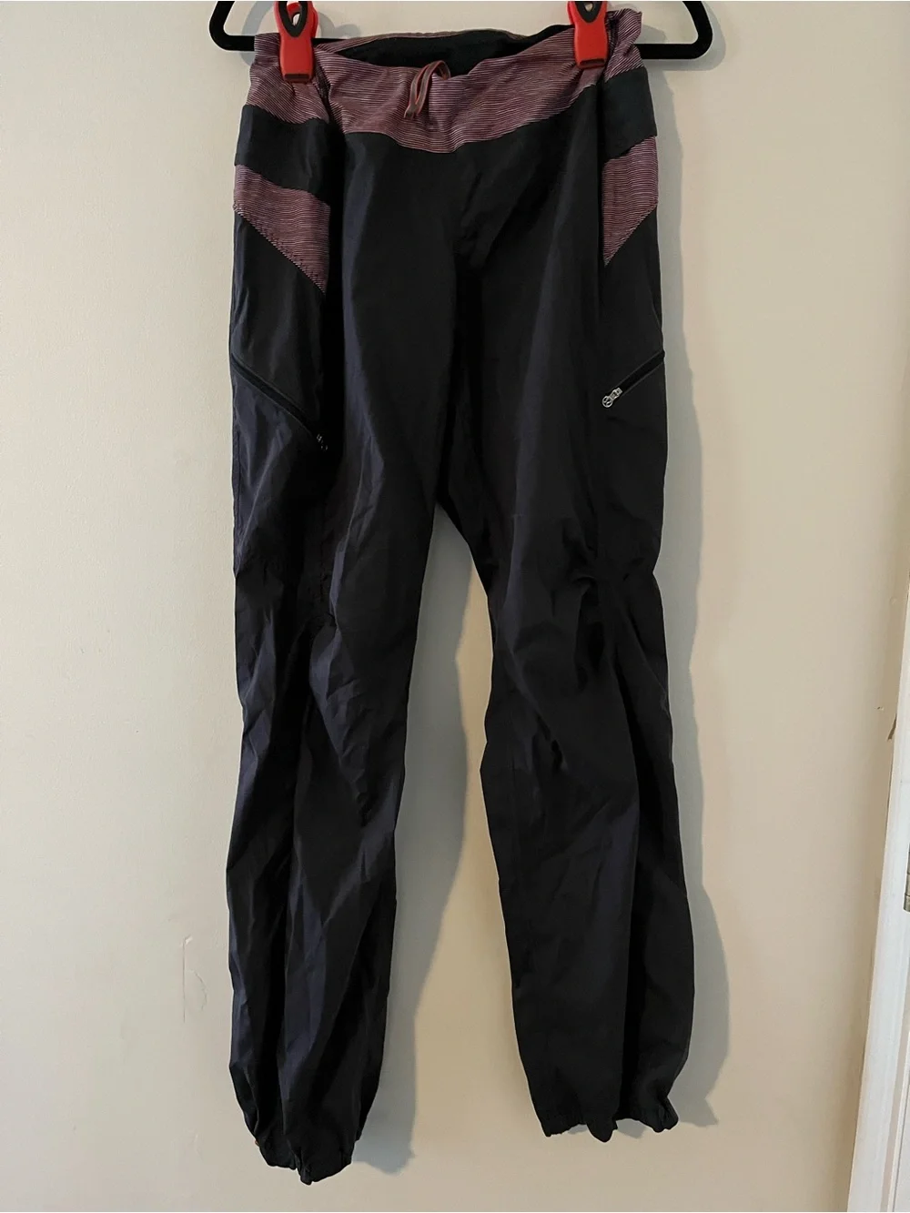 Lululemon Black Pink Jogger Track Pants 8 Outdoors Hiking Athletic Running